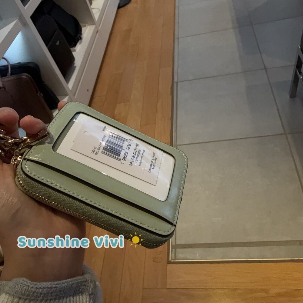 NWT Coach Zip Card Case With Bows CEC13 crinkle leather LIGHT PISTACHIO - Picture 4 of 7